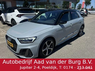 Audi A1 Sportback 30 TFSI S Line Edition 110pk , Two Tone Grijs - Zwart , S-Line Sportive uitvoering , Navigatie , Camera achter , Parkeer sensoren voor & achter, S-Line Interieur ,