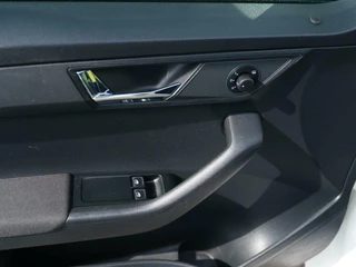 Škoda Fabia Skoda Fabia Combi 1.0 TSI 95pk Business Edition | Navigatie | LMV | Privacy glass | Stoelverwarming - afbeelding nr 35