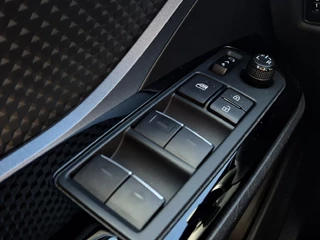 Toyota C-HR Toyota C-HR 2.0 Hybrid Automaat Dynamic | Parkeersensoren | Cruise - afbeelding nr 11