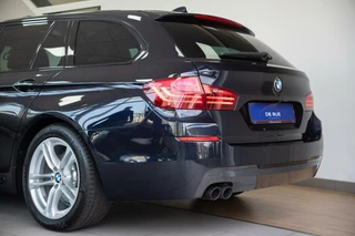 BMW 5 Serie BMW 5-serie Touring 520d AUT 2e Eig M Sport Edition High Executive Head Up Pano Adaptive Harman Kardon Lane Ass Full Option - afbeelding nr 36