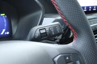 Ford Kuga Ford Kuga 2.5 PHEV Graphite Tech Edition 225pk | Driver Assistance Pack | Technology pack | Wegklapbare Trekhaak  | Panorama dak | Winterpack | Verlengde fabrieksgarantie tot 05-2028 - afbeelding nr 27