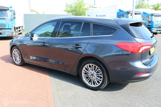 Ford Focus Ford Focus Wagon 1.0 EcoBoost Titanium Business 125 PK, Stuur/stoel verwarming, Pdc voor + achter, Full led, Keyless entry, Donkerglas, App connect, Cruise, Navi, Clima, 17 inch Lmv. - afbeelding nr 5