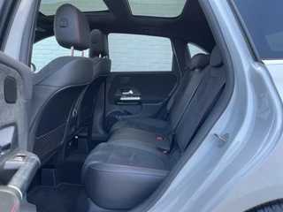 Mercedes-Benz B-Klasse Mercedes-Benz B-Klasse 200 AMG Line | Pano | Trekhaak | Camera | Ambient Light | Dodehoek | Keyless - afbeelding nr 26