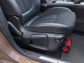 Renault Kadjar Renault Kadjar 1.2 TCe 131pk Intens Pack-Tech | Navi | Clima | Cruise | Keyless Entry | Pdc V+A+Assist+Camera | Dodehoek+Rijstrook+Licht+Regensensor | Mistlampen | Privacy Glass | 17''lm - afbeelding nr 35
