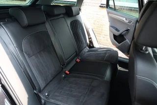Škoda Superb Škoda Superb Combi 1.4TSI iV 218PK Business Ed. Plus *NAP/Trekh/Virtual/Stoelvw/Keyless* - afbeelding nr 16