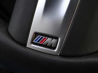 BMW 3 Serie BMW 3 Serie 330e 292PK M-perf. / BMW Individual / 2021 / LED - afbeelding nr 49