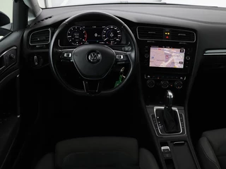 Volkswagen Golf Volkswagen Golf 1.0 TSI Highline | Stoelverwarming | Trekhaak |  Massage | Carplay | Adaptive cruise | Active Info Display | Navigatie | Parkeerhulp | Climate control - afbeelding nr 3