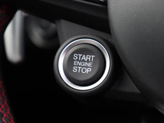Alfa Romeo Giulia Alfa Romeo Giulia 2.0 Turbo 280 PK Competizione Q4 AWD | Pano | Harman | 19