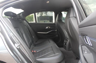 BMW 3 Serie BMW 3 Serie M340i xDrive / Trekhaak / Leder / Memory seats / 19'' / DAB / Navigatie / Stoelverwarming / DAB / Cruise Control - afbeelding nr 12