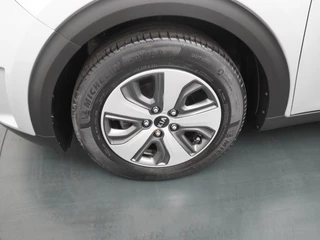 Kia Niro Kia Niro 1.6 GDi Hybrid DynamicLine - Navigatie - Camera - Climate control - Cruise control - Trekhaak - 12 maanden garantie - afbeelding nr 16