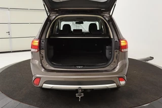 Mitsubishi Outlander Mitsubishi Outlander 2.0 PHEV Pure | Trekhaak | Carplay | Camera |  Half leder | Keyless | Climate control | Cruise control - afbeelding nr 24
