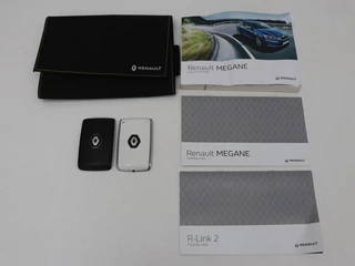 Renault Mégane Renault Mégane 1.3 TCe Bose | Trekhaak | Carplay |  Climate control | Navigatie | Dodehoek detectie | Park Assist | Cruise control - afbeelding nr 12
