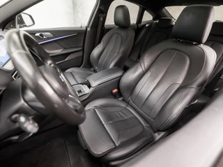 BMW 2 Serie Automaat (PANORAMADAK, M PAKKET, APPLE CARPLAY, HEAD-UP DISPLAY, MEMORY SEATS, STUUR/STOELVERWARMING, ADAPTIVE CRUISE, HARMAN/KARDON, CAMERA, 19'' VELGEN, NIEUWSTAAT) - afbeelding nr 18