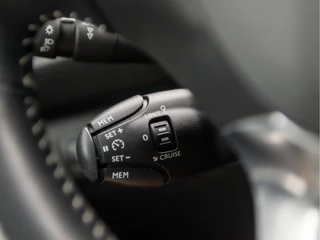 Peugeot 308 Automaat (PANORAMADAK, NAVIGATIE, CLIMATE, LED KOPLAMPEN, PARKEERSENSOREN, SPORTSTOELEN, GETINT GLAS, CRUISE, NIEUWE APK, NIEUWSTAAT) - afbeelding nr 20