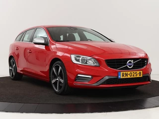 Volvo V60 Volvo V60 2.0 T4 Sport | Stoelverwarming | Trekhaak |  Xenon | Navigatie | Leder/Alcantara | PDC | Climate control | Cruise control | Bluetooth - afbeelding nr 28