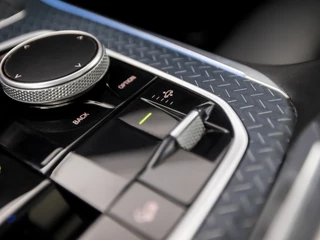 BMW X5 395Pk Automaat (SKYLOUNGE PANORAMADAK, ALCANTARA HEMELBEKLEDING, M PAKKET, LUCHTVERING, APPLE CARPLAY, COMFORT ZETELS, LASER LED, ADAPTIVE CRUISE, HARMAN/KARDON, STUUR/STOELVERWARMING, NIEUWS - afbeelding nr 13