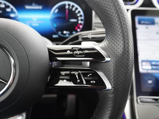 Mercedes-Benz GLC Mercedes-Benz GLC 300e AMG // Trekhaak // Distronic // Panoramadak // Memory // 360 Camera // Keyless // 20 inch - afbeelding nr 27