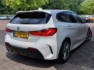 BMW 1 Serie BMW 1 Serie 116i Automaat Business Edition M-Sport | Navi | Apple Carplay+Android Auto | Clima | Cruise | Led Koplampen | Panorama Schuifdak | Pdc V+A+Camera | Licht+Regensensor | Privacy Glass | 17''lm - afbeelding nr 7