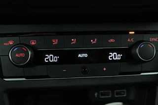 Volkswagen Polo Volkswagen Polo 1.5 TSI R Line | 150pk | Panoramadak | Full LED |  Carplay | Adaptive cruise | Park Assist | Climate control | Navigatie | Sportstoelen - afbeelding nr 21