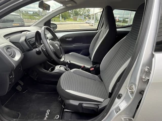 Toyota Aygo Toyota Aygo Automaat 1.0 VVT-i x-play | AIRCO | CAMERA | Lage km-stand | - afbeelding nr 16