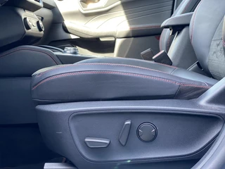 Ford Kuga Ford Kuga 2.5 PHEV ST-Line X 225pk | Driver Assistance Pack | Technology Pack | Winterpack | Wegklapbare Trekhaak | 1.500 kg Trekgewicht - afbeelding nr 32