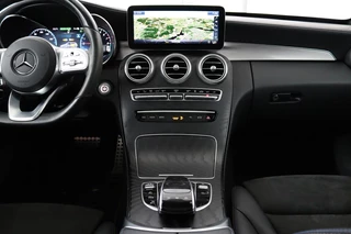 Mercedes-Benz C-Klasse Mercedes-Benz C-klasse 300e AMG | Panoramadak | Stoelverwarming |  360 camera | Trekhaak | Carplay | Dodehoek detectie | Matrix LED | Navigatie | Half leder - afbeelding nr 9