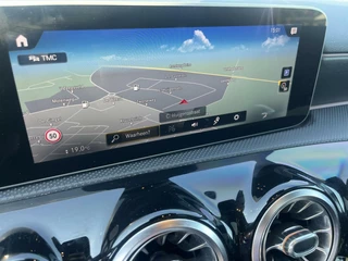 Mercedes-Benz A-Klasse Mercedes A-klasse 250 225PK AMG PANO+19INCH+LED+SFEER+CAMERA - afbeelding nr 18
