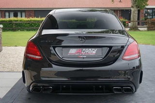Mercedes-Benz C-Klasse Mercedes-Benz C-Klasse C63 AMG Edition1 One-of-500 - afbeelding nr 7