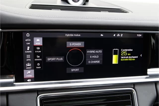 Porsche Panamera Porsche Panamera 2.9 4 E-Hybrid SportDesign, Sportuitlaat, Vierwielsturing, Pano, Bose, Luchtvering 2022 - afbeelding nr 32
