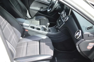 Mercedes-Benz A-Klasse Mercedes A-klasse 160 Ambition AMG Styling/Carplay/Pdc/Mooi! - afbeelding nr 25
