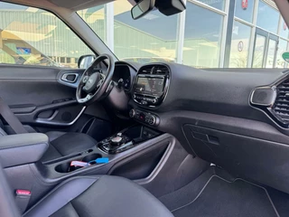 Kia e-Soul Kia e-Soul ExecutiveLine 64 kWh | Adaptive Cruise Control | Head-up Display | Achteruitrijcamera | Navi | Lederen Bekleding | Stoelverwarming/Ventilatie | Climate Control | Harman Kardon | - afbeelding nr 20