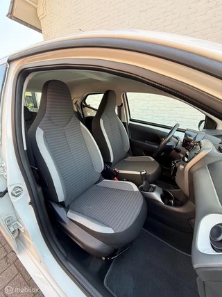 Toyota Aygo Toyota Aygo 1.0 VVT-i x-clusiv - afbeelding nr 9