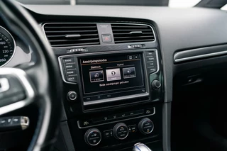 Volkswagen Golf Volkswagen Golf 1.4 TSI GTE  LED / Camera / Carplay - afbeelding nr 36