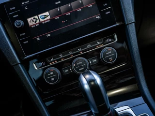 Volkswagen Golf Volkswagen Golf 2.0 TSI GTI Performance|PANO|ACC|19''|CAMERA - afbeelding nr 21