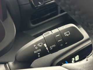 Toyota Yaris Toyota Yaris 1.5 Hybrid 115 Business | Parkeersensoren voor + achter | Stuurverwarming | Stoelverwarming - afbeelding nr 25