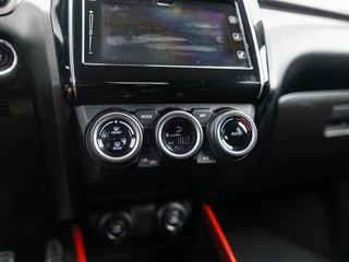Suzuki Swift Suzuki Swift 1.4 Sport Navi Keyless CarPlay Stoelverwarming - afbeelding nr 34
