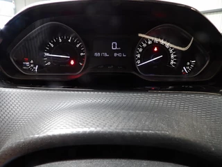 Peugeot 2008 Peugeot 2008 1.2 puretech - airco - cruise - navigatie - afbeelding nr 8