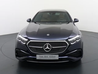 Mercedes-Benz E-Klasse Mercedes-Benz E-Klasse 300e AMG // Burmester 4D // Panoramadak // Headup // Distronic // Leder // Memory // 360 Camera // Stoelventilatie // Keyless - afbeelding nr 34