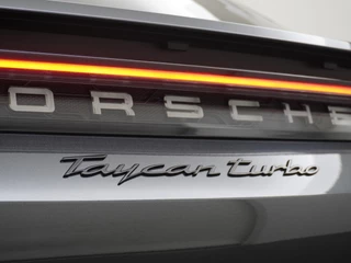 Porsche Taycan Porsche Taycan Turbo 93 kWh  BOSE | SPORT STOELEN PLUS | ADAP. CRUISE | LUCHTVERING | * 66.014,- excl. BTW | ORIG. NL+1e eigenaar DEALER ONDERHOUDEN - afbeelding nr 10