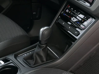 Volkswagen Touran Volkswagen Touran 1.5 TSI 150PK 7P CARPLAY NAVI CAMERA LED ELEK.KLEP VIR.COCKPIT DODE.HOEK DET. STOELVERW KEYLESS 7P 7PERS 11/2024 