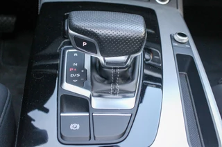 Audi Q5 Audi Q5 55 TFSI e Quattro Edition one | Pano | Camera | B&O | S-Line | Launch pakket onder andere voorzien van Panorama dak, sfeerverlichting, achteruitrijcamera, Bang & Olufsen, ACC, stuurverwarming, stoelverwarming, lane assist & keyless - afbeelding nr 17