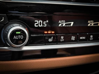 BMW 5 Serie BMW 5-serie Touring 530d xDrive M-Sport | HUD | PANO | H&K | TREKHAAK | LEER | CARPLAY | FULL OPTION - afbeelding nr 64