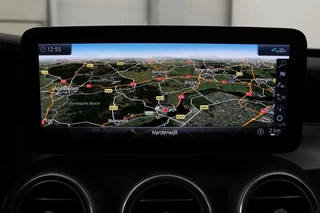 Mercedes-Benz C-Klasse Mercedes-Benz C-klasse 300e AMG | Panoramadak | Stoelverwarming |  360 camera | Trekhaak | Carplay | Dodehoek detectie | Matrix LED | Navigatie | Half leder - afbeelding nr 14