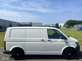 Volkswagen Transporter Volkswagen Transporter 2.0 TDI L1H1 Trendline / Euro6 / NAP / Trekhaak / - afbeelding nr 2