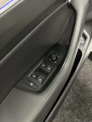 Volkswagen Passat Volkswagen Passat Variant 1.4 TSI GTE Highline|Leer|Pano| - afbeelding nr 17