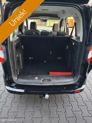 Ford Tourneo Courier Ford Tourneo Courier 1.0 / 2019 / Titanium / New Editions / - afbeelding nr 24