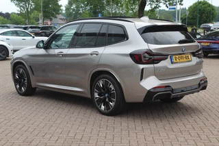BMW iX3 BMW iX3 Exe. M Sport 80 kWh / SoH 99% / Trekhaak / Panoramadak / Camera / Leder / 20'' / DAB / Sfeerverlichting / Stoelverwarming / Cruise Control - afbeelding nr 3