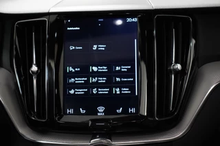 Volvo XC60 Volvo XC60 2.0 T8 AWD R-Design Lucht|Pano|Memory|Leder|Dodehoeksdetectie|Camera - afbeelding nr 28