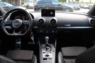 Audi A3 Audi A3 Sportback 1.0 TFSI Sport S Line Edition / Navigatie / Parkeerhulp achter / 18'' / Sportstoelen + half leder / Cruise Control - afbeelding nr 3