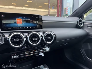 Mercedes-Benz A-Klasse Mercedes A-klasse 200 / Groot navi en virtual cockpit / etc. - afbeelding nr 7